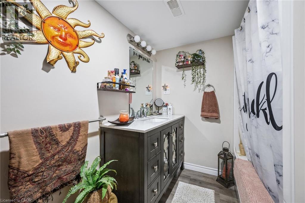 27 VICMOUNT Drive thumbnail 34