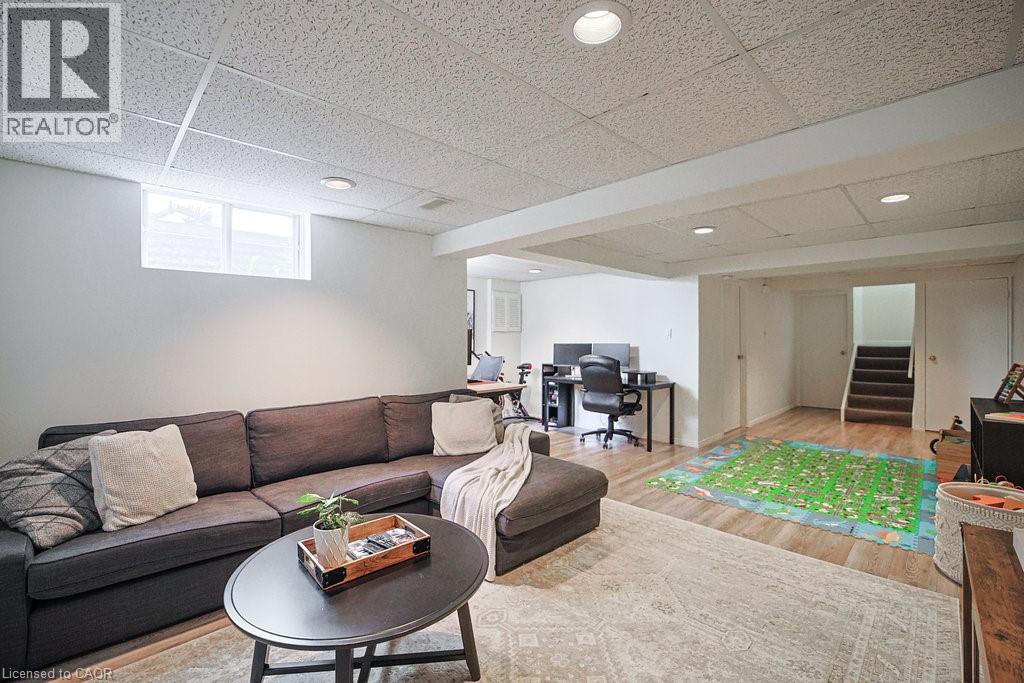 523 BEECHWOOD Drive Unit# 15 thumbnail 23