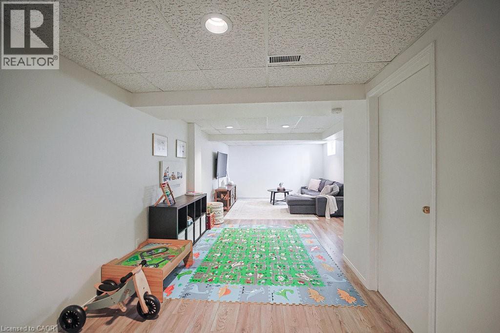 523 BEECHWOOD Drive Unit# 15 thumbnail 21