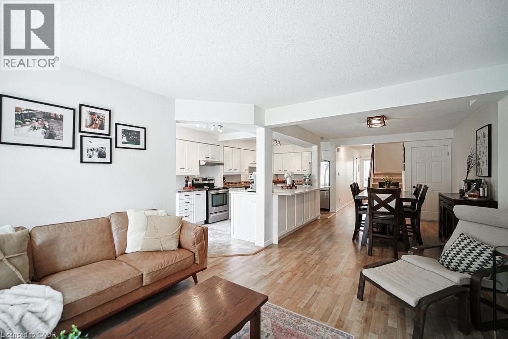 523 BEECHWOOD Drive Unit# 15 thumbnail 5