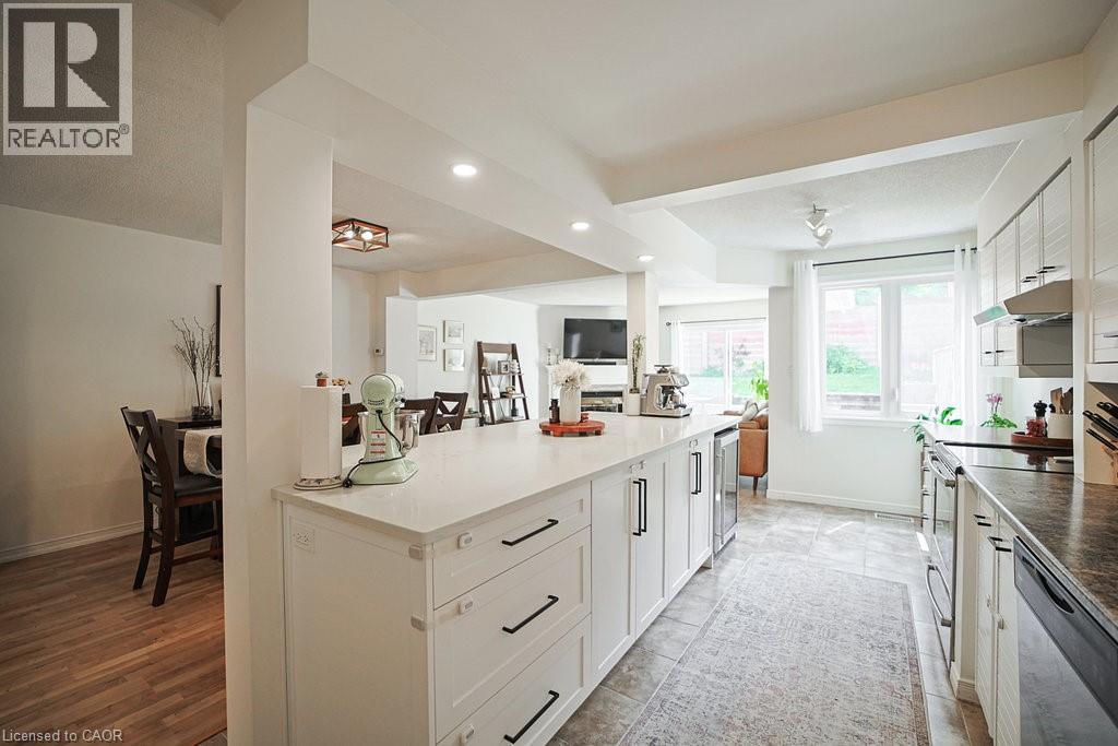 523 BEECHWOOD Drive Unit# 15 thumbnail 9