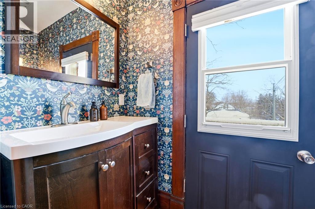 19 RIVERSIDE Drive W thumbnail 14