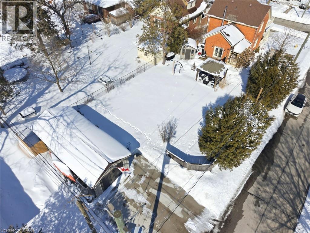 19 RIVERSIDE Drive W thumbnail 3