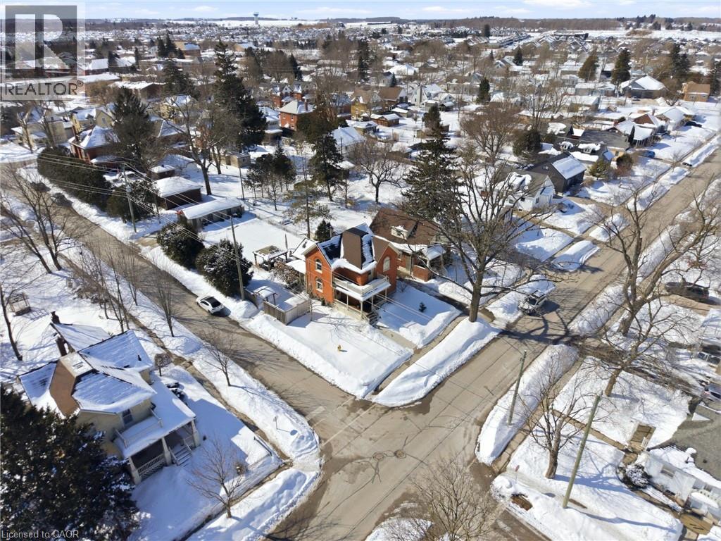 19 RIVERSIDE Drive W thumbnail 32