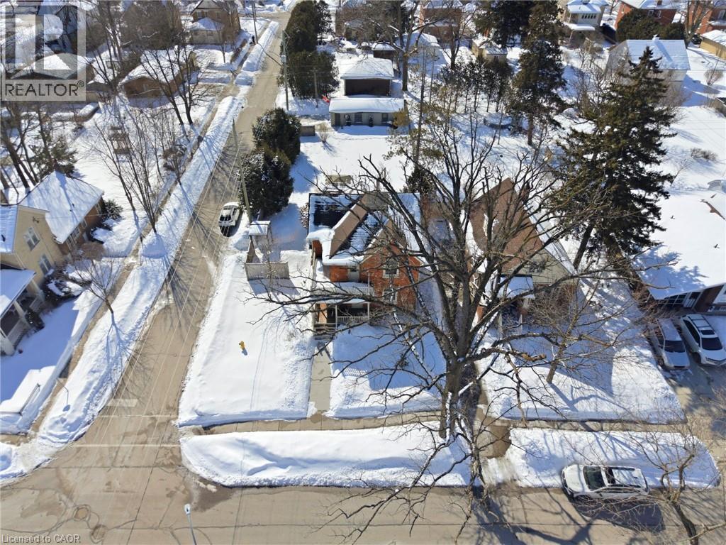 19 RIVERSIDE Drive W thumbnail 34