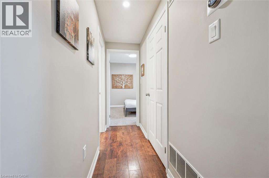 240 WESTMEADOW Drive Unit# 1D thumbnail 16