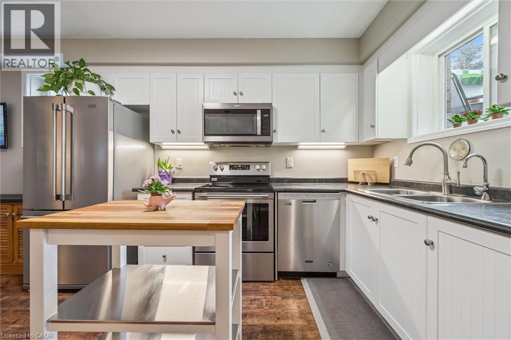 240 WESTMEADOW Drive Unit# 1D thumbnail 8