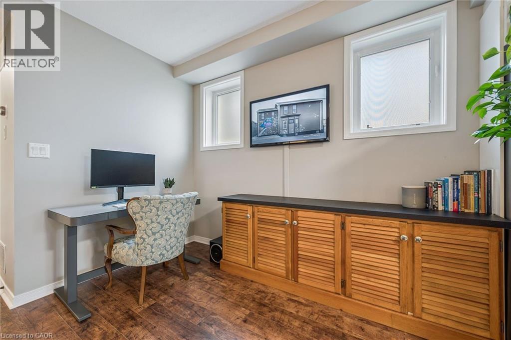 240 WESTMEADOW Drive Unit# 1D thumbnail 15