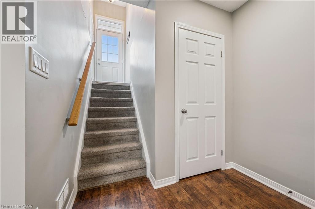 240 WESTMEADOW Drive Unit# 1D thumbnail 4