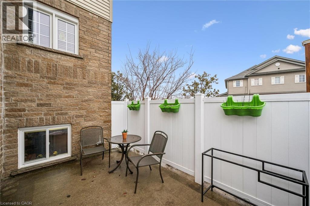 240 WESTMEADOW Drive Unit# 1D thumbnail 23