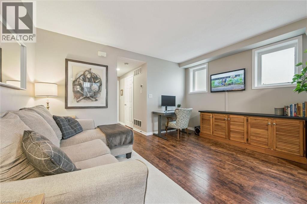 240 WESTMEADOW Drive Unit# 1D thumbnail 13