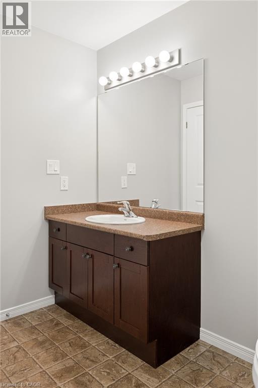 951 ZELLER Crescent thumbnail 20