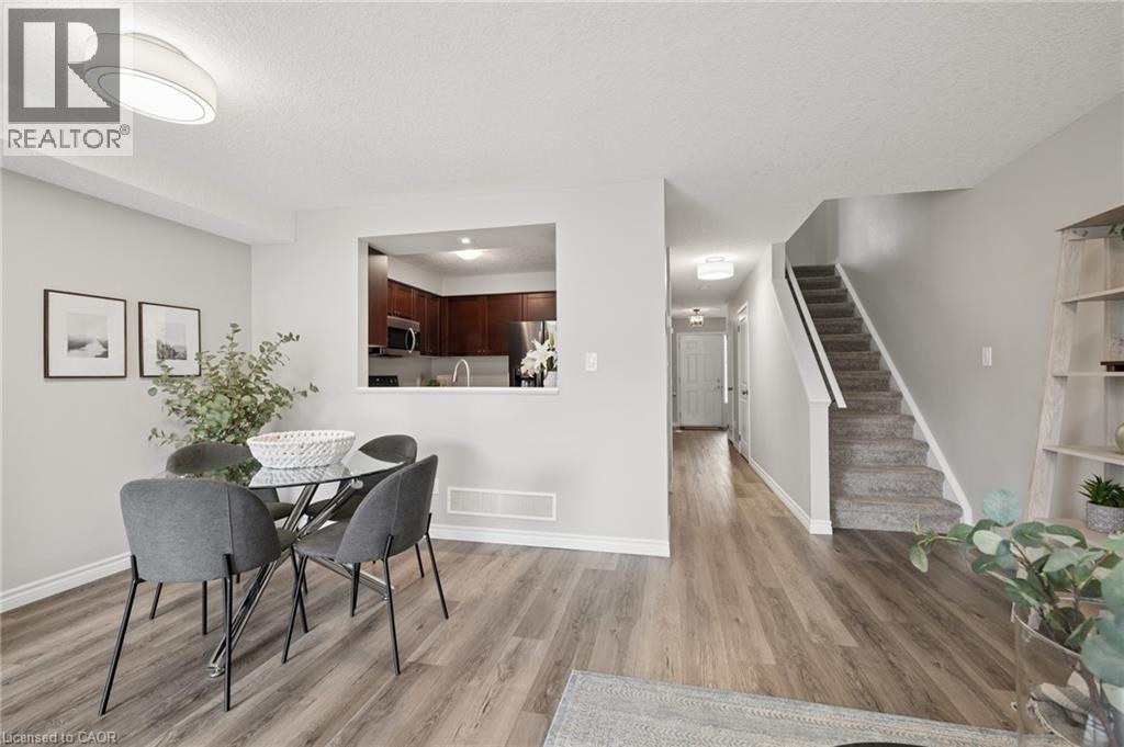 951 ZELLER Crescent thumbnail 5