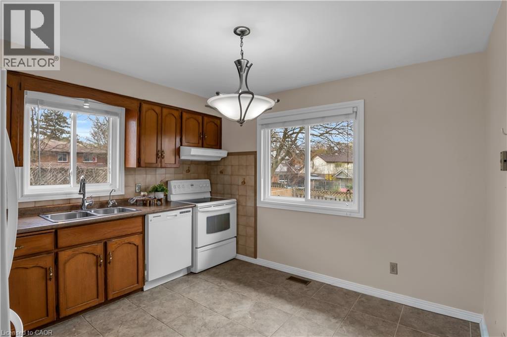 318 BURNETT Avenue thumbnail 11