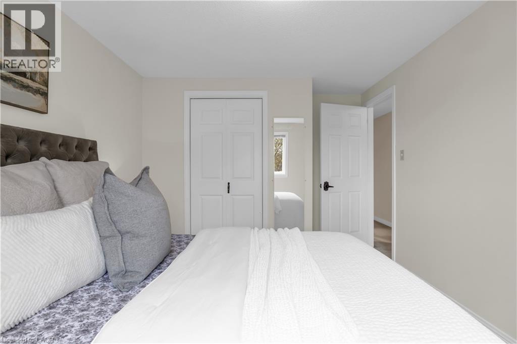 318 BURNETT Avenue thumbnail 25