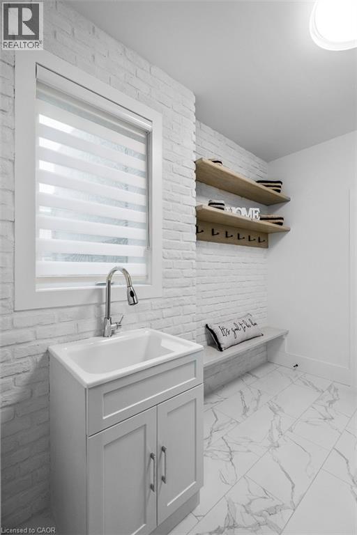 1207 QUEEN Street N thumbnail 13