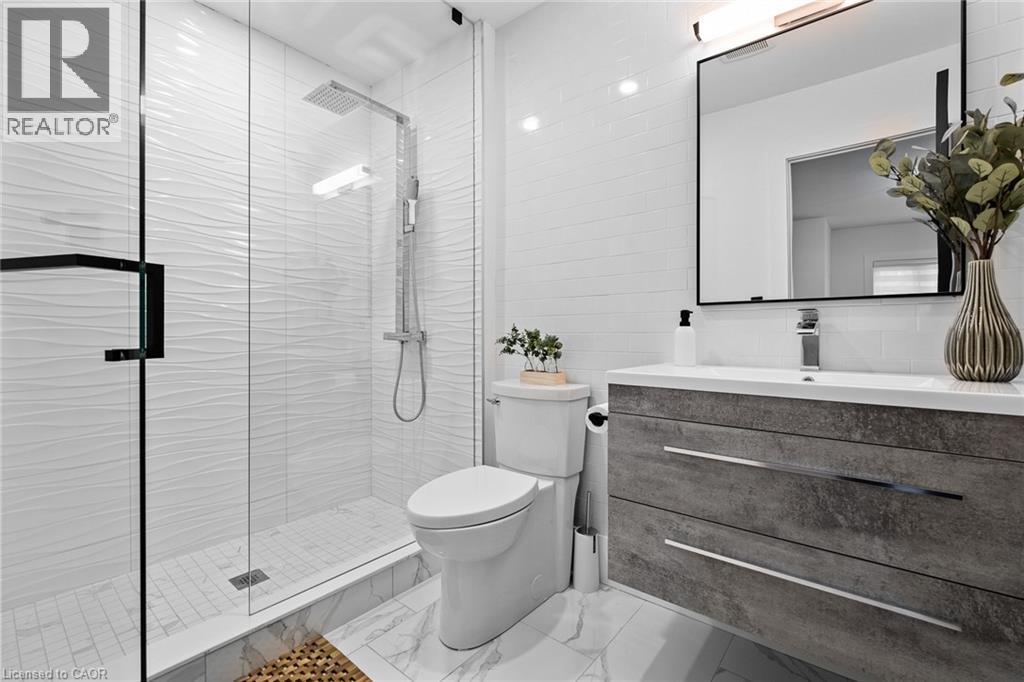 1207 QUEEN Street N thumbnail 18