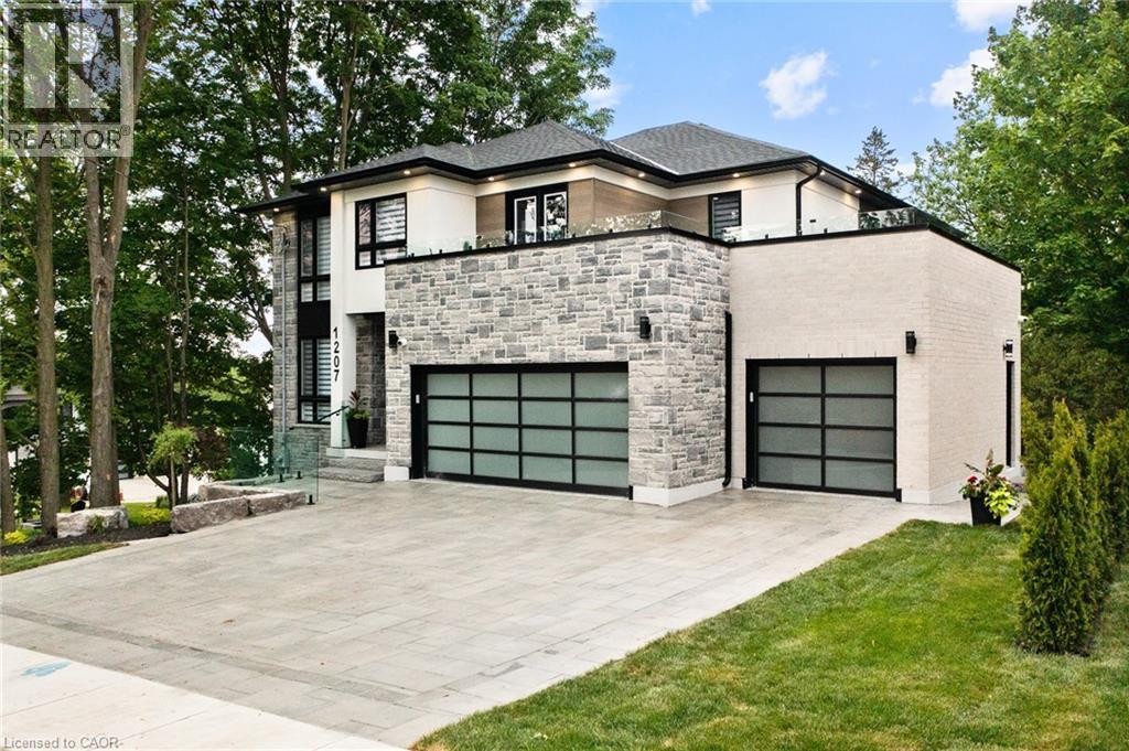 1207 QUEEN Street N thumbnail 2