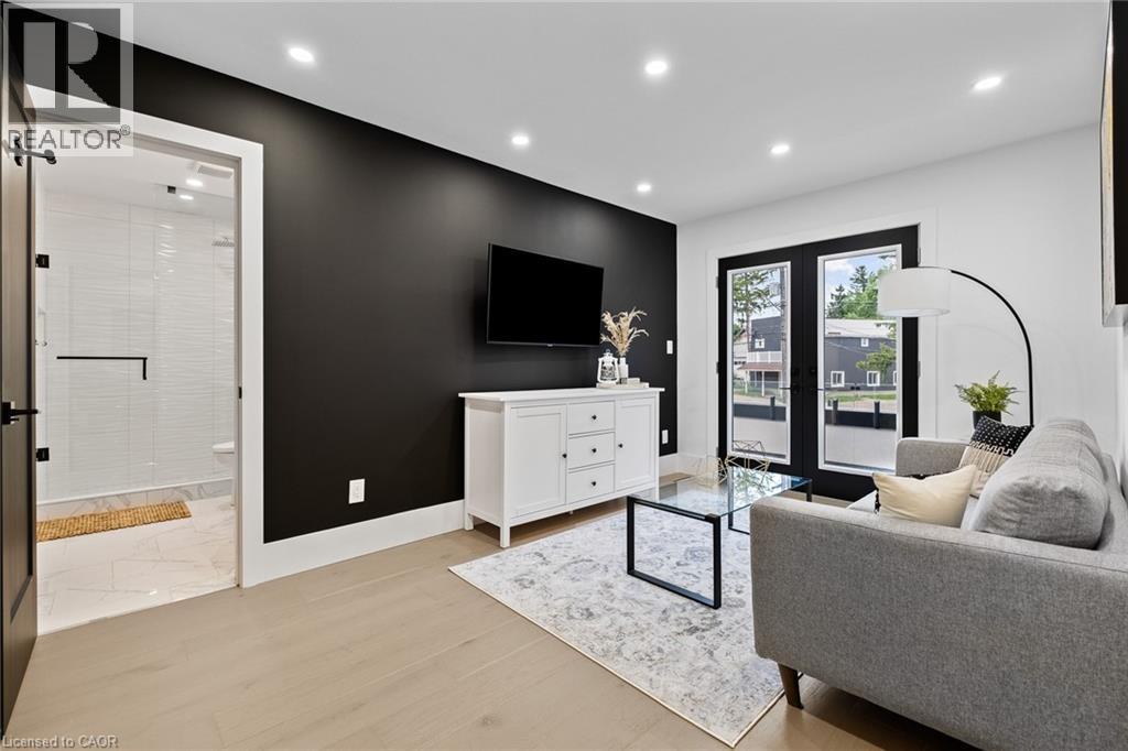 1207 QUEEN Street N thumbnail 21