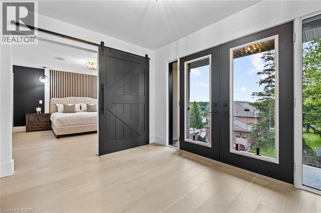 1207 QUEEN Street N thumbnail 28