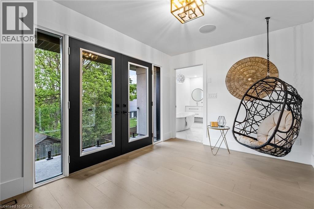 1207 QUEEN Street N thumbnail 29