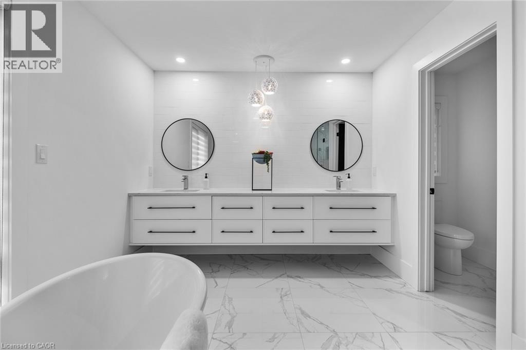 1207 QUEEN Street N thumbnail 30