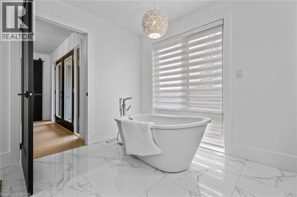 1207 QUEEN Street N thumbnail 31