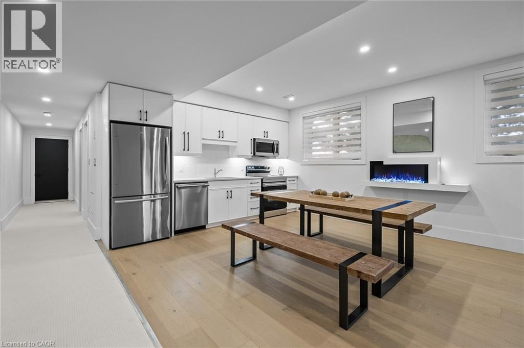 1207 QUEEN Street N thumbnail 37