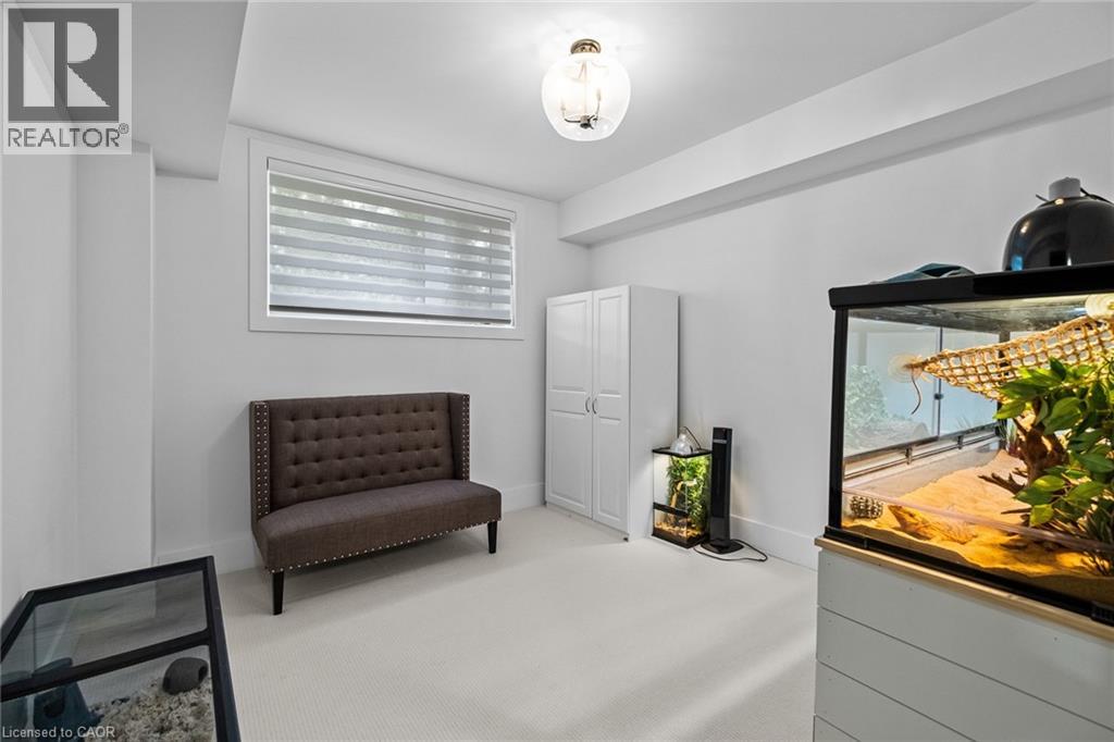 1207 QUEEN Street N thumbnail 38