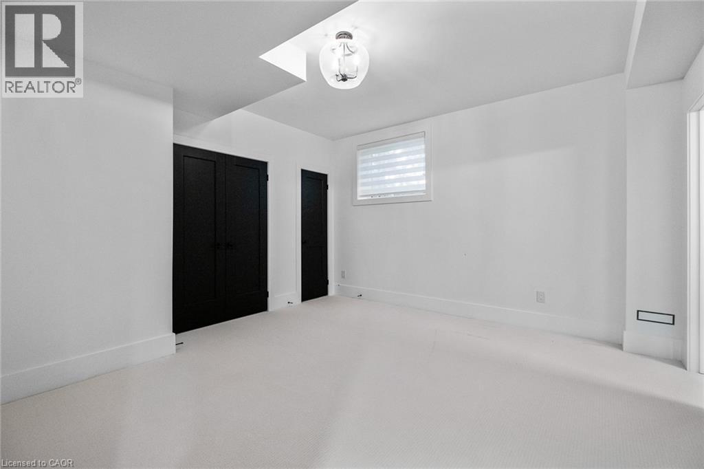 1207 QUEEN Street N thumbnail 39