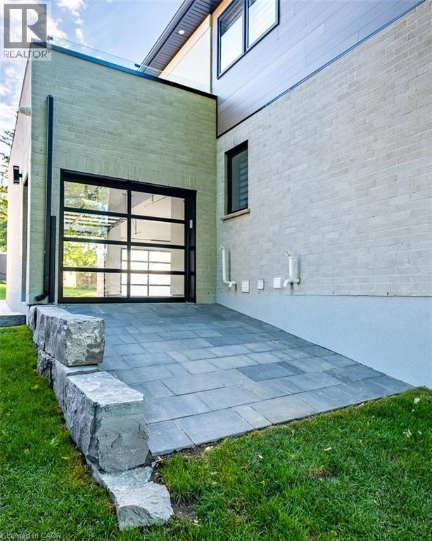 1207 QUEEN Street N thumbnail 44