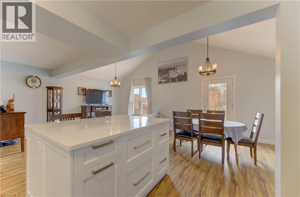 512 HIDDEN CREEK Drive thumbnail 11