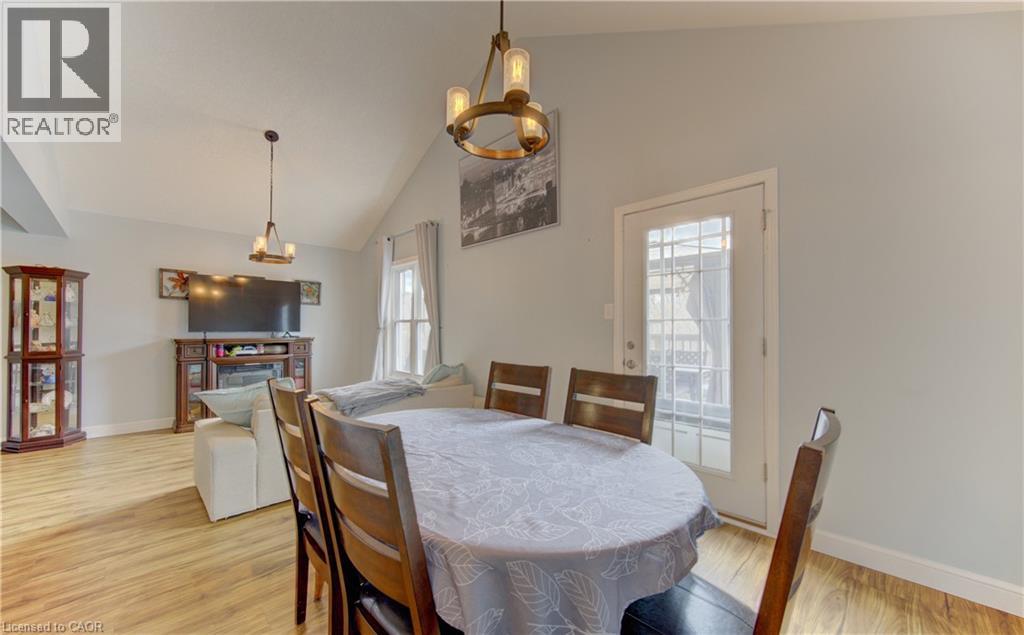 512 HIDDEN CREEK Drive thumbnail 15