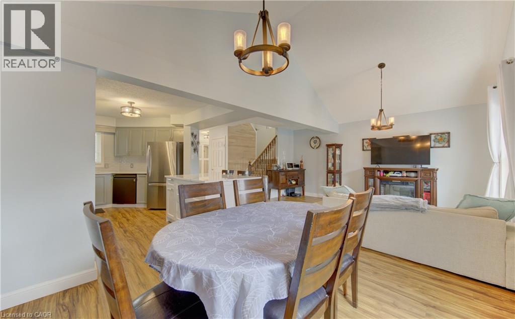 512 HIDDEN CREEK Drive thumbnail 17