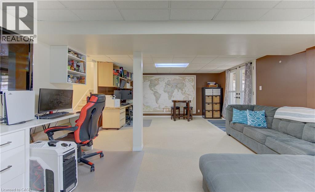 512 HIDDEN CREEK Drive thumbnail 32