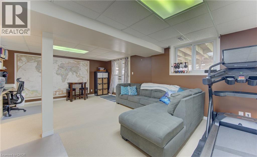 512 HIDDEN CREEK Drive thumbnail 33