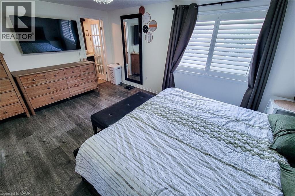 104 HOUGHTON Street thumbnail 34