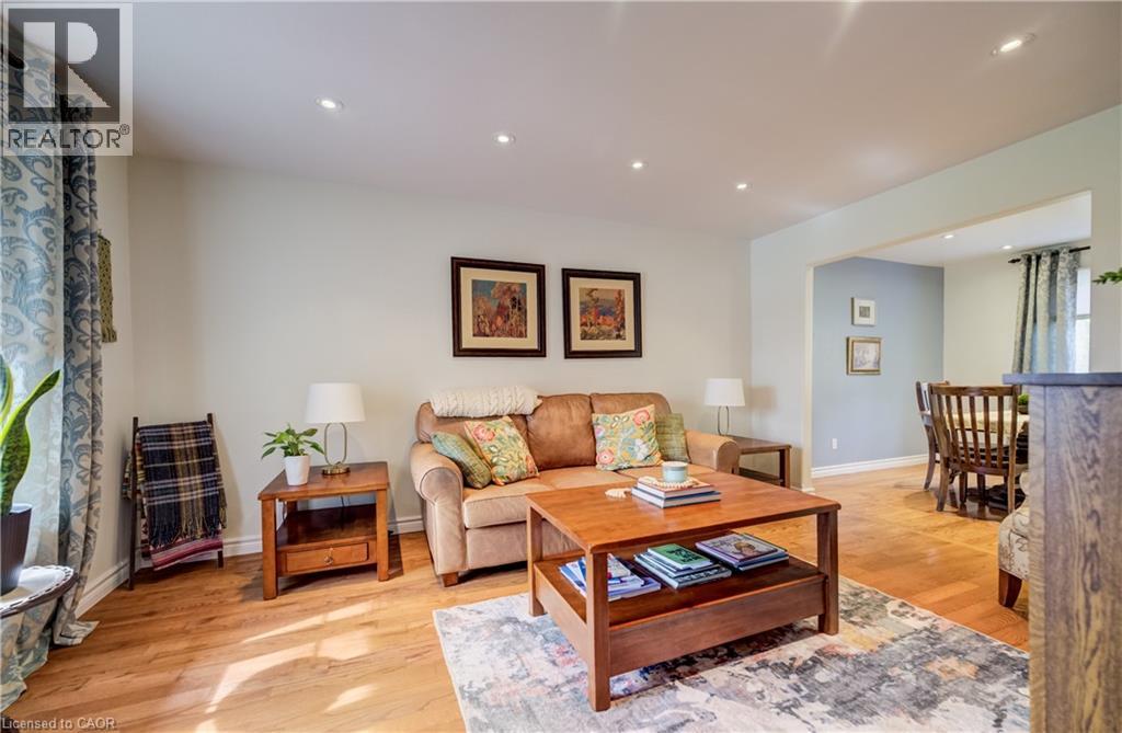 150 BAYNE Crescent thumbnail 4