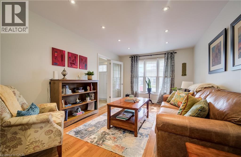 150 BAYNE Crescent thumbnail 5