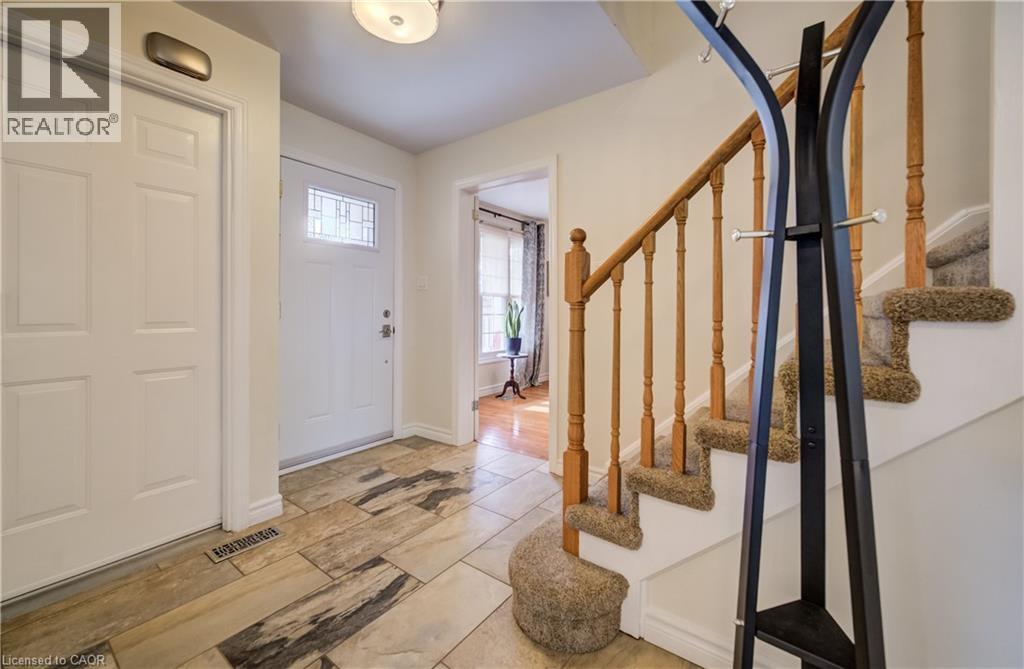 150 BAYNE Crescent thumbnail 3