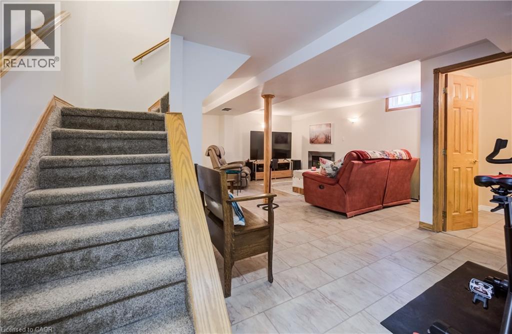 150 BAYNE Crescent thumbnail 21