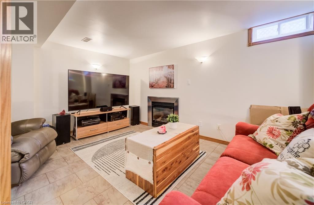 150 BAYNE Crescent thumbnail 22