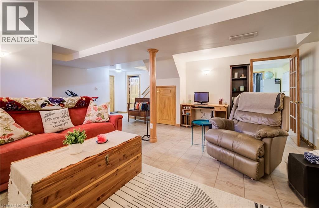 150 BAYNE Crescent thumbnail 23