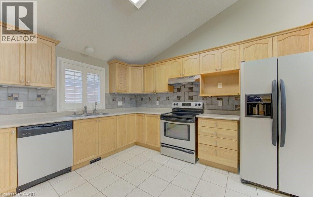 431 LAUSANNE Crescent thumbnail 10