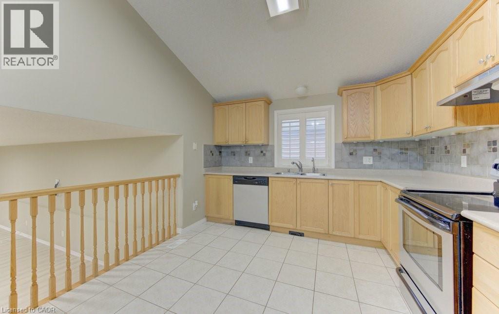 431 LAUSANNE Crescent thumbnail 8