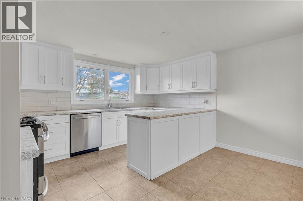 22 BLACKHORNE Crescent thumbnail 11