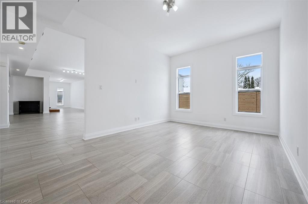 149 WOOLWICH Street thumbnail 19