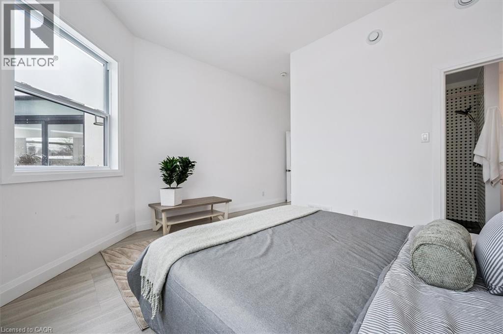 149 WOOLWICH Street thumbnail 27