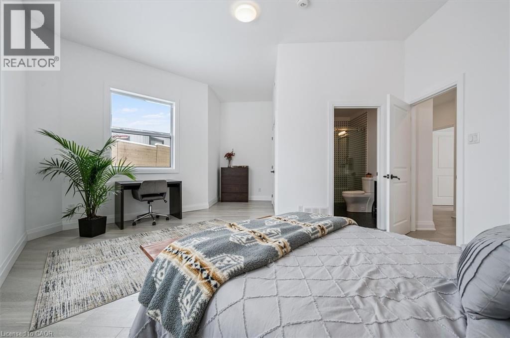 149 WOOLWICH Street thumbnail 33