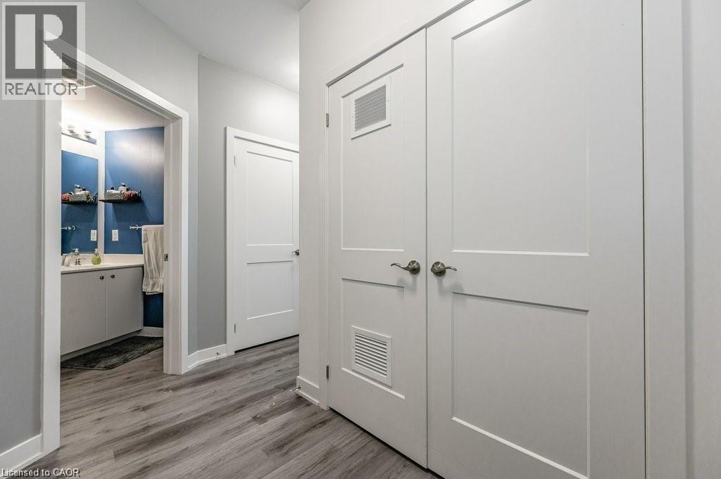 110 FERGUS Avenue Unit# 209 thumbnail 3